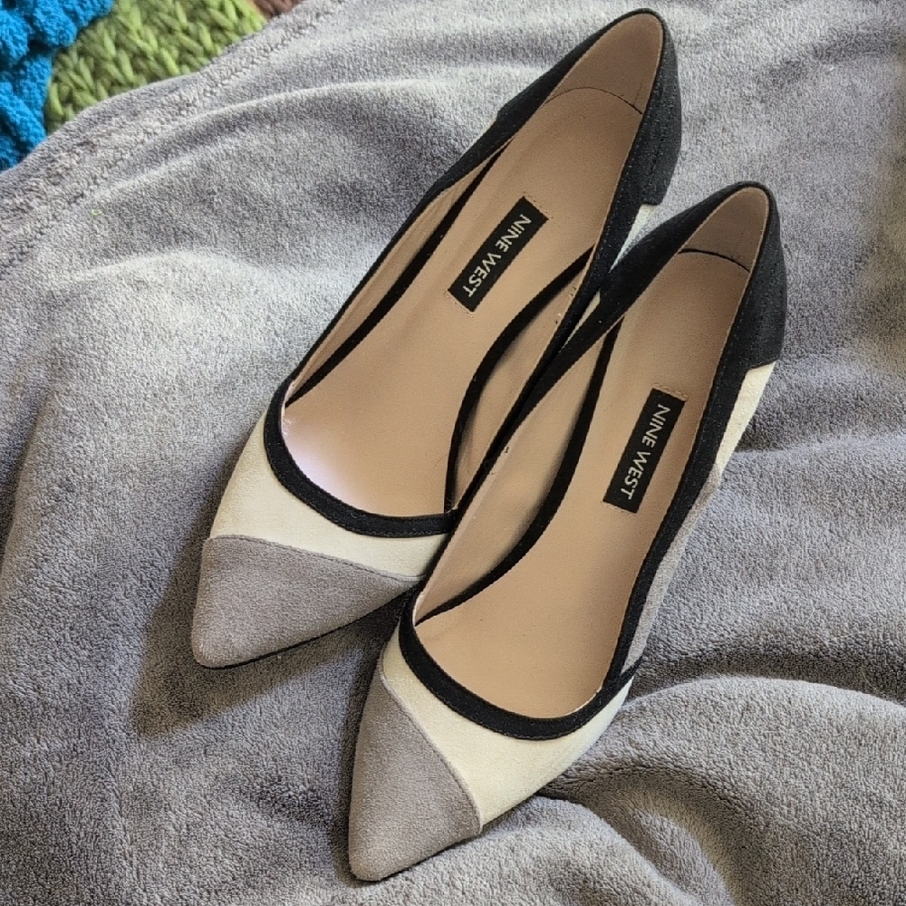 Nine West Black and Cream Heels with Geometric Design